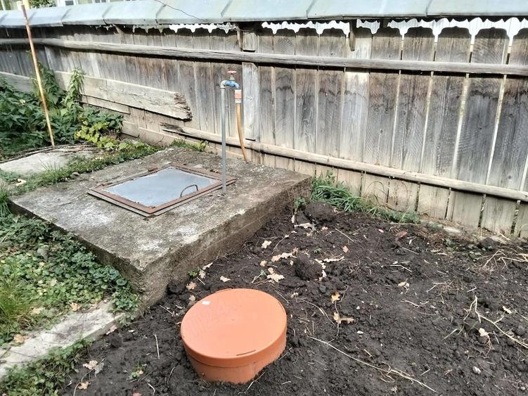 Casă cu 5 camere cu Teren 2700 Mp în Dochia