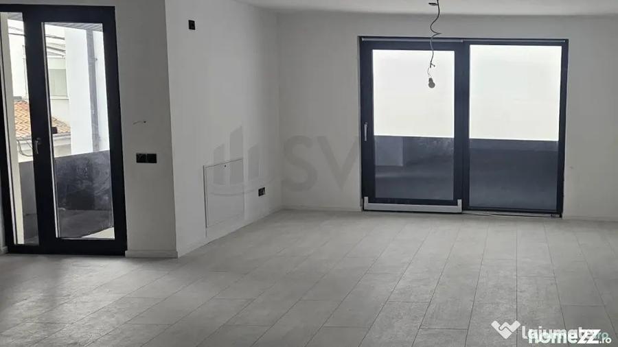 Casă cu 5 camere cu Teren 174 Mp în Victoriei