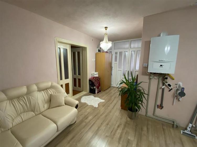 Casă individuală cu 5 camere cu Teren 1007 Mp în Bolvașnița