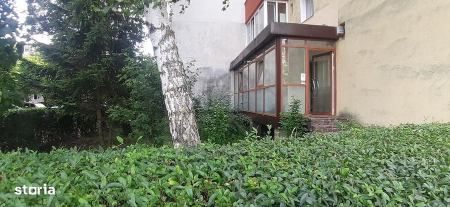 Vindem 2 camere Scriitorilor, parter cu balcon 68 mp. - 1