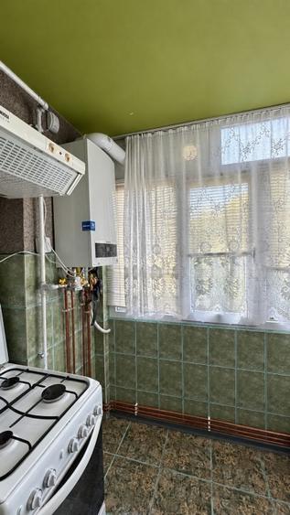 Apartament cu 3 camere decomandat în Lipovei