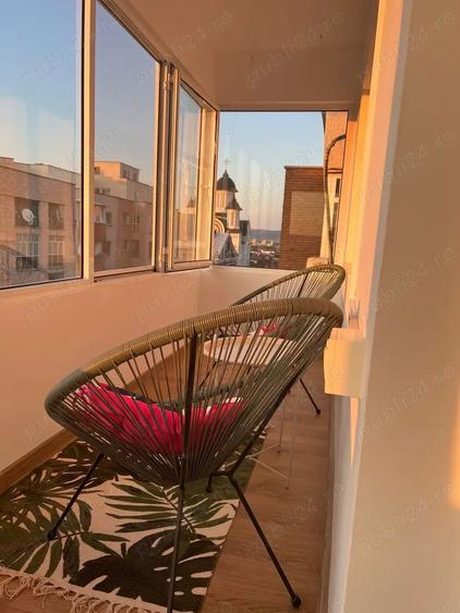 Apartament cu 4 camere decomandat în Central
