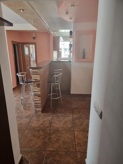 Apartament cu 2 camere semidecomandat, mobilat în Piața Unirii