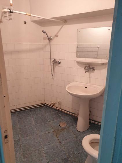 Apartament cu 4 camere decomandat în Soarelui