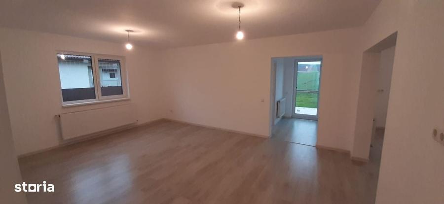Casă cu 4 camere în Sângeorgiu de Mureș