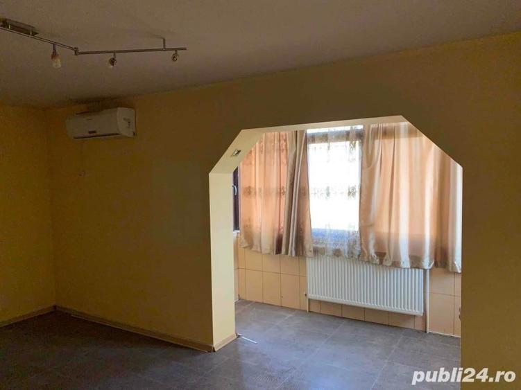 Apartament cu 3 camere decomandat în Mircea-Vodă
