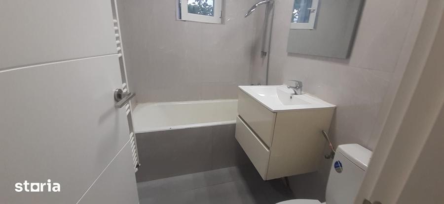 Apartament cu 3 camere semidecomandat în Republicii