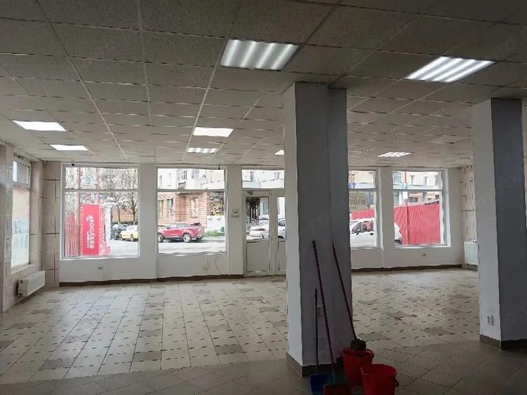 Spațiu comercial, de 280 mp, în 7 Noiembrie