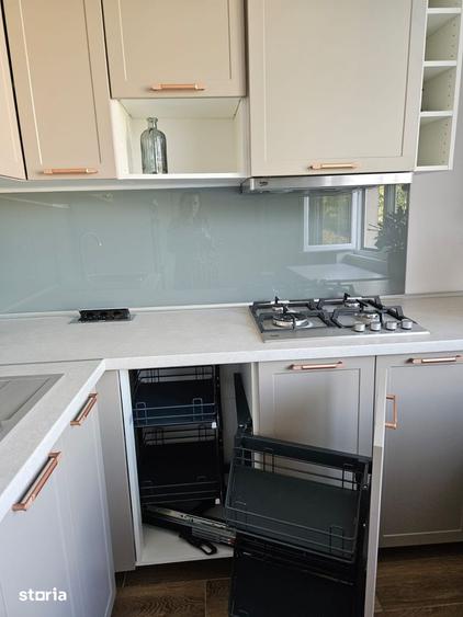 Apartament cu 3 camere decomandat în Astra