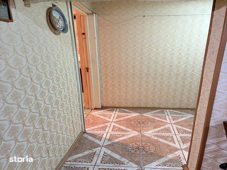 Apartament cu 4 camere decomandat în Berceni