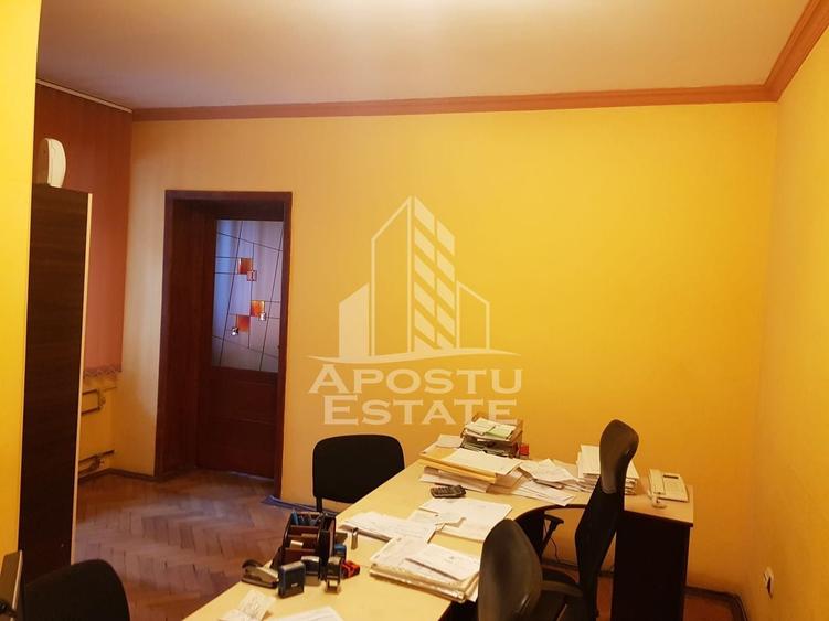 Apartament cu 2 camere semidecomandat în P-ța Unirii