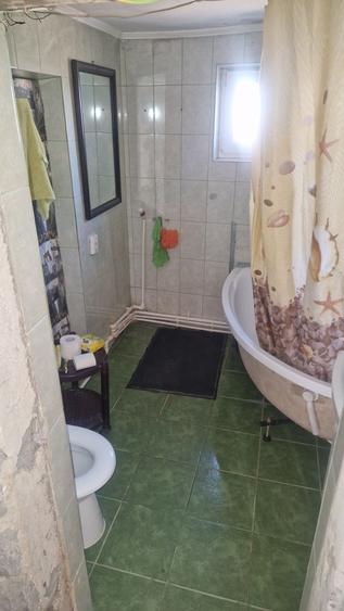 Casă cu 3 camere în Dragomirești