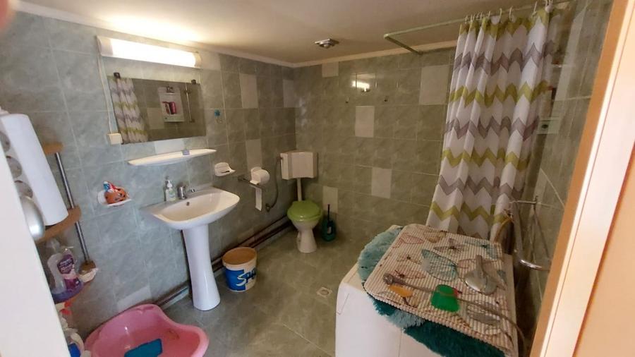 Casă cu 5 camere cu Teren 1425 Mp în Cisnădie