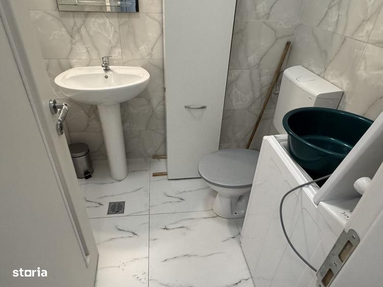 Garsonieră decomandată în Roșu