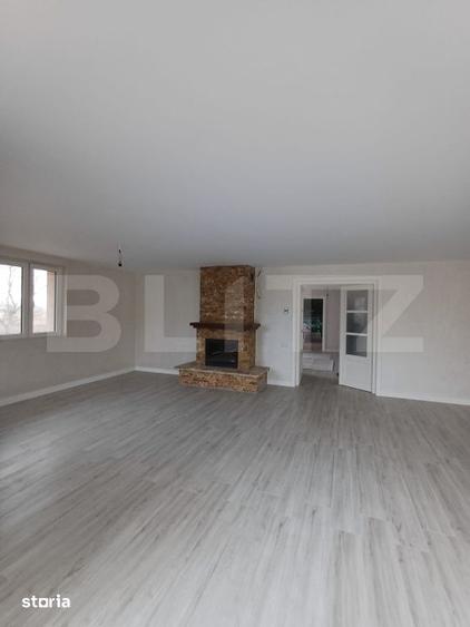 Casă cu 5 camere cu Teren 1590 Mp în Luna