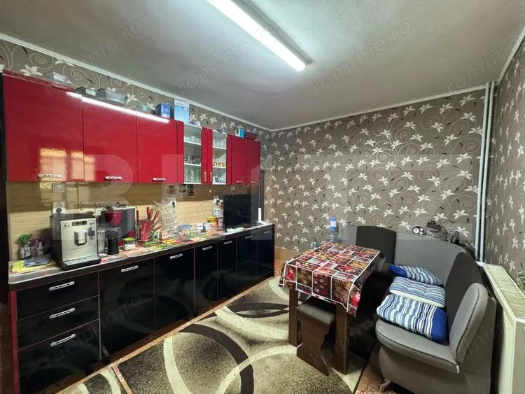 Casă cu 6 camere cu Teren 1000 Mp în Hunedoara