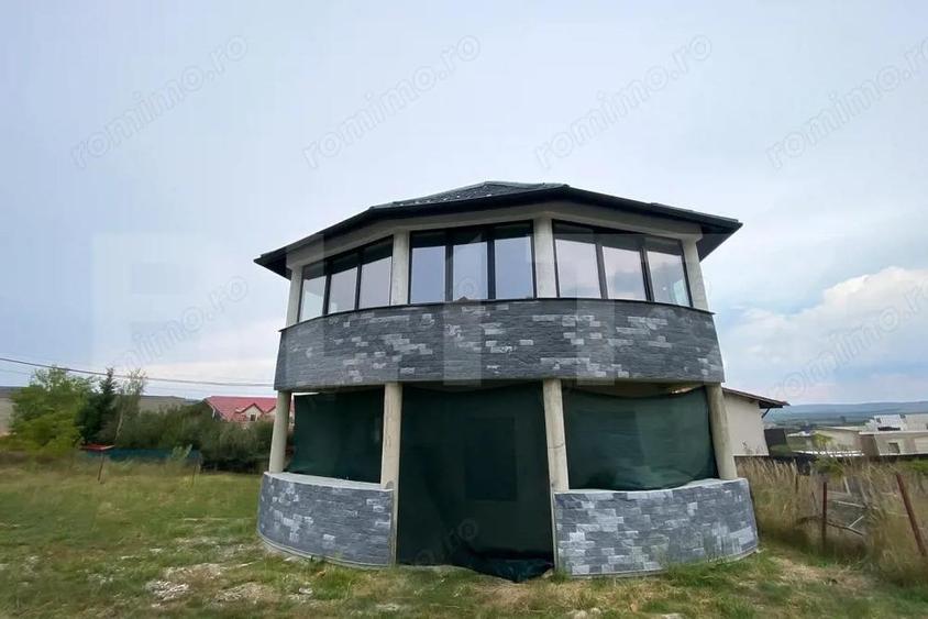 Casă cu 3 camere cu Teren 300 Mp în Câmpenești