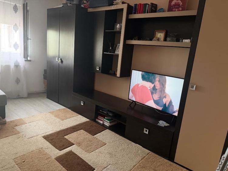 Apartament cu 2 camere decomandat, mobilat în 9 Mai