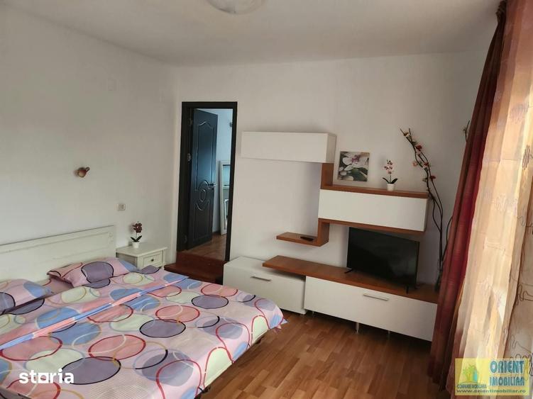 Casă cu 7 camere cu Teren 300 Mp în Nord