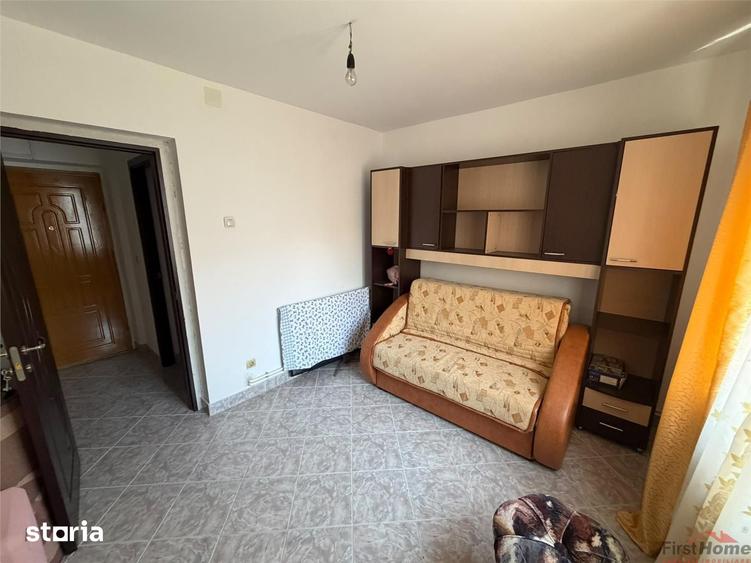 Apartament cu 3 camere decomandat în Sud