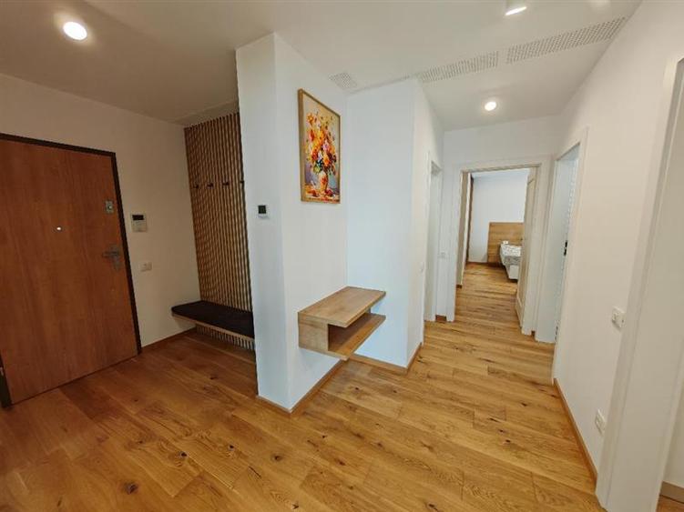 Apartament cu 3 camere decomandat, mobilat în Astra
