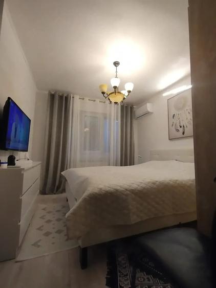 Apartament cu 4 camere decomandat în Central