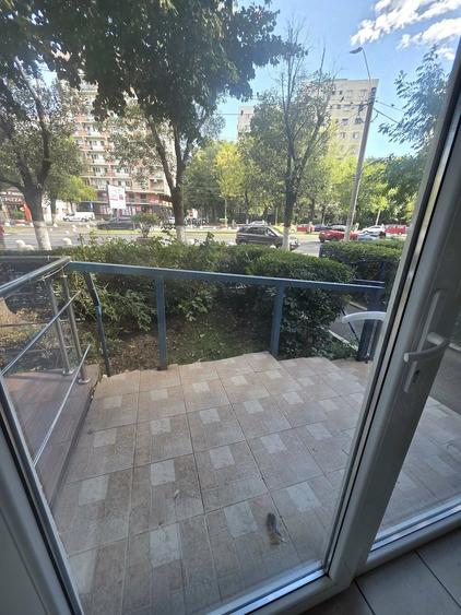 Spațiu comercial, de 64 mp, în Metalurgiei
