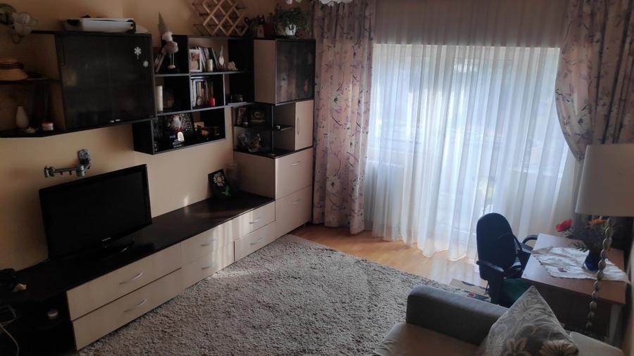 Apartament cu 2 camere decomandat, mobilat în Podul de Fier