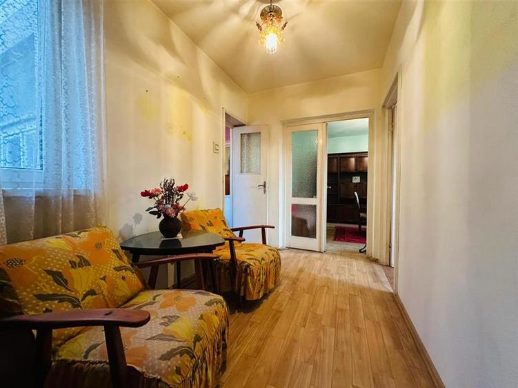 Apartament cu 3 camere decomandat în Rogerius