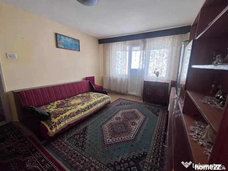 Garsonieră semidecomandată în Craiovița Nouă