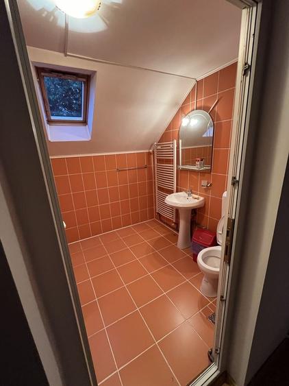 Casă cu 4 camere decomandat cu Teren 800 Mp în Voinești
