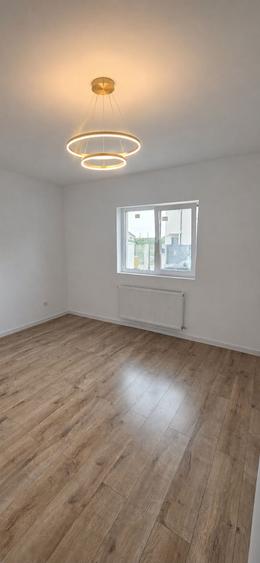 Casă cu 3 camere în Domnești