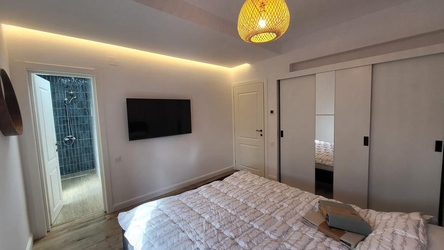 Apartament cu 3 camere decomandat în Central