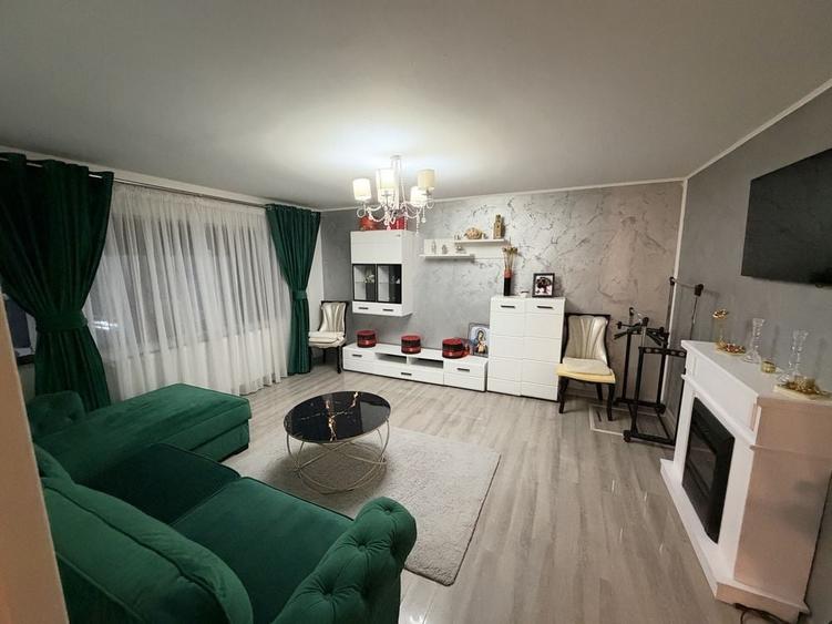 Apartament cu 2 camere decomandat în Exterior Vest