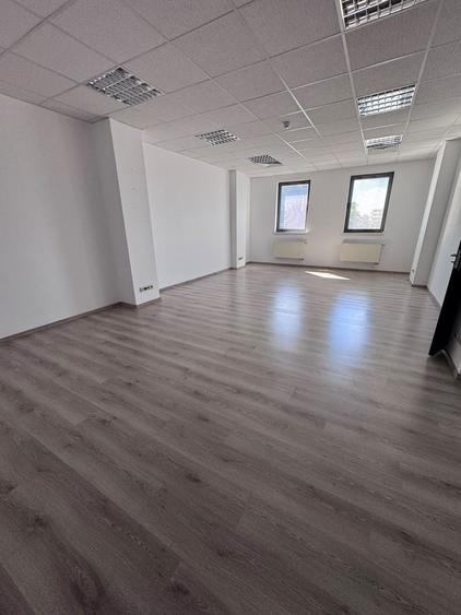 Birou, de 40 mp, în Barbu Văcărescu