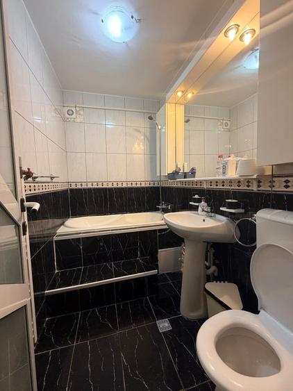 Apartament semidecomandat în Baba Novac