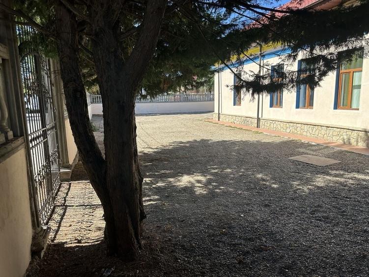 Spațiu comercial, de 360 mp, în Central