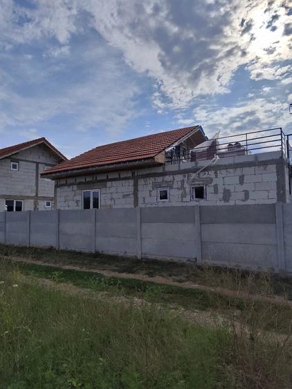 Casă cu 3 camere cu Teren 500 Mp în Central