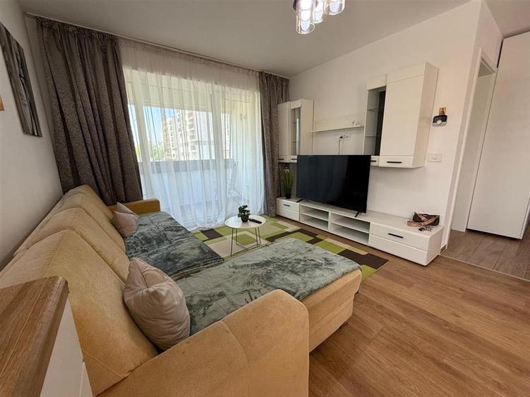 Apartament cu 2 camere decomandat, mobilat în Tractorul