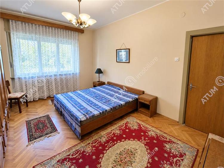 Apartament cu 3 camere decomandat, mobilat în Sub Arini