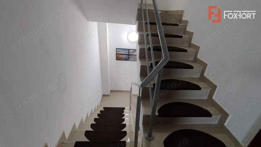 Casă cu 5 camere cu Canalizare în Central