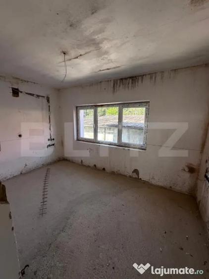 Casă cu 4 camere cu Teren 500 Mp în Central