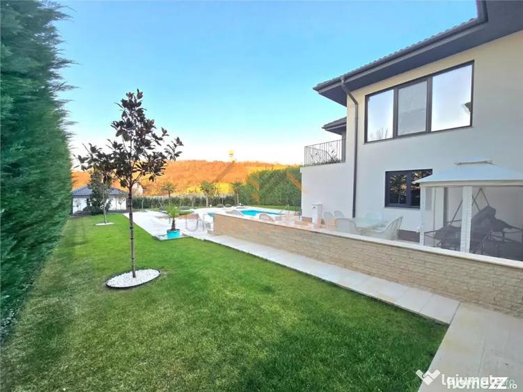 Casă cu 7 camere cu Teren 1102 Mp în Oncea
