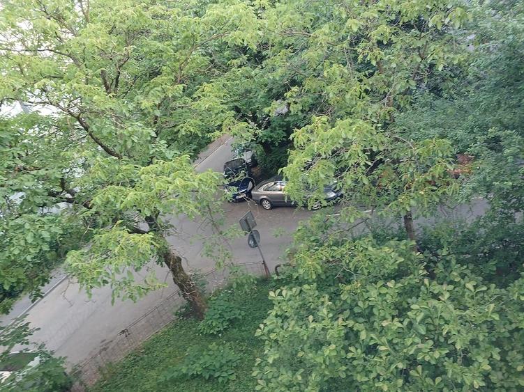 Apartament cu 3 camere decomandat în Sud