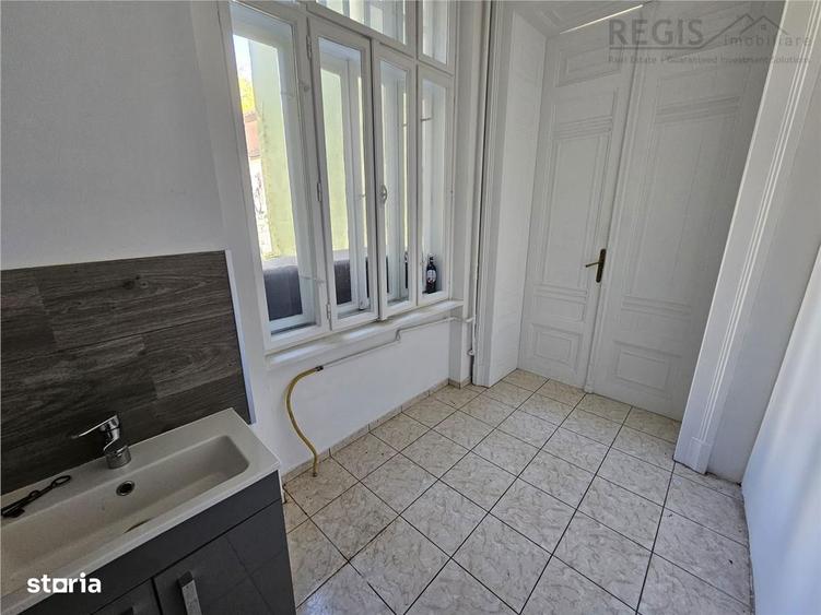 Studio Livada Postei ULTRACENTRAL Brasov cu parcare, beci si anexa - 2