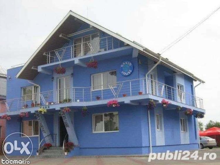 Spațiu comercial, de 1,000 mp, în Central