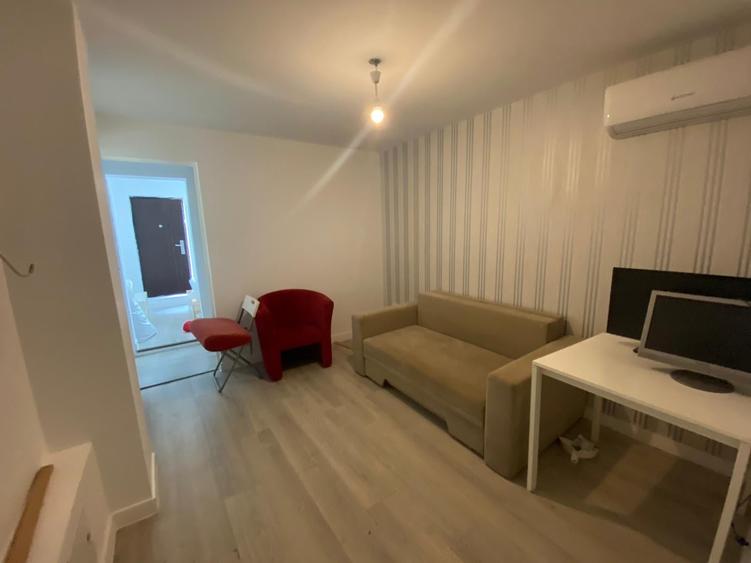 Apartament cu 4 camere decomandat în Gara de Nord