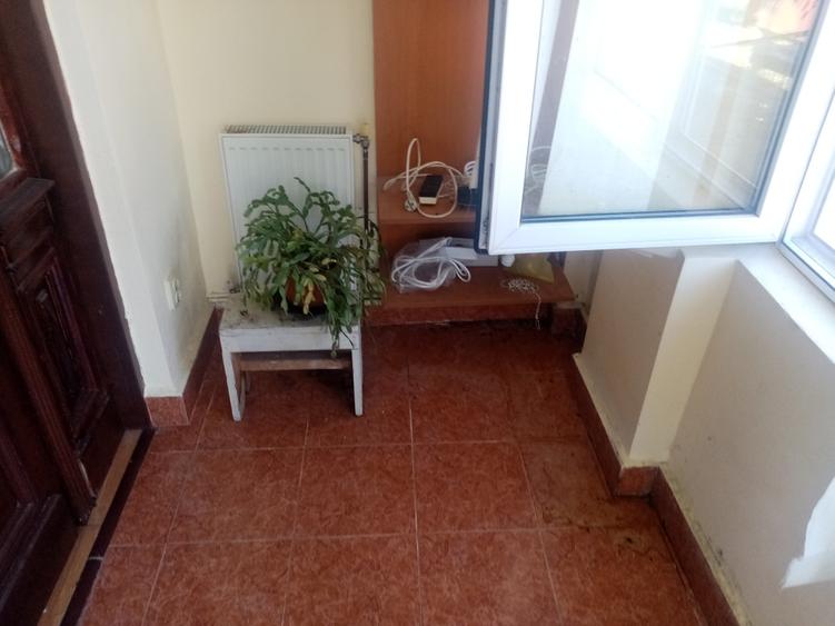 Casă individuală cu 4 camere cu Canalizare în Central