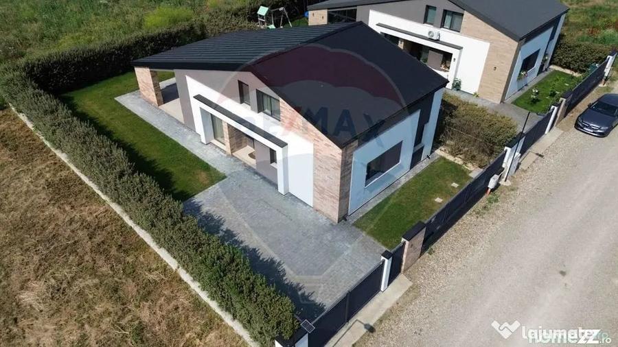 Casă cu 4 camere cu Teren 422 Mp în Central