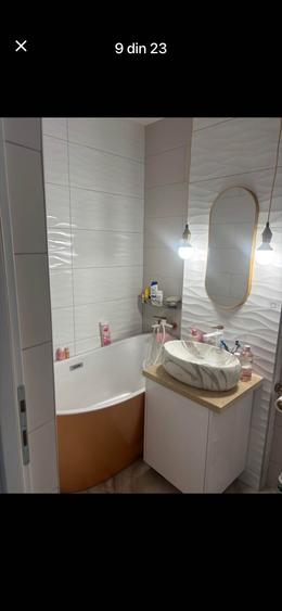 Apartament cu 4 camere decomandat în Central